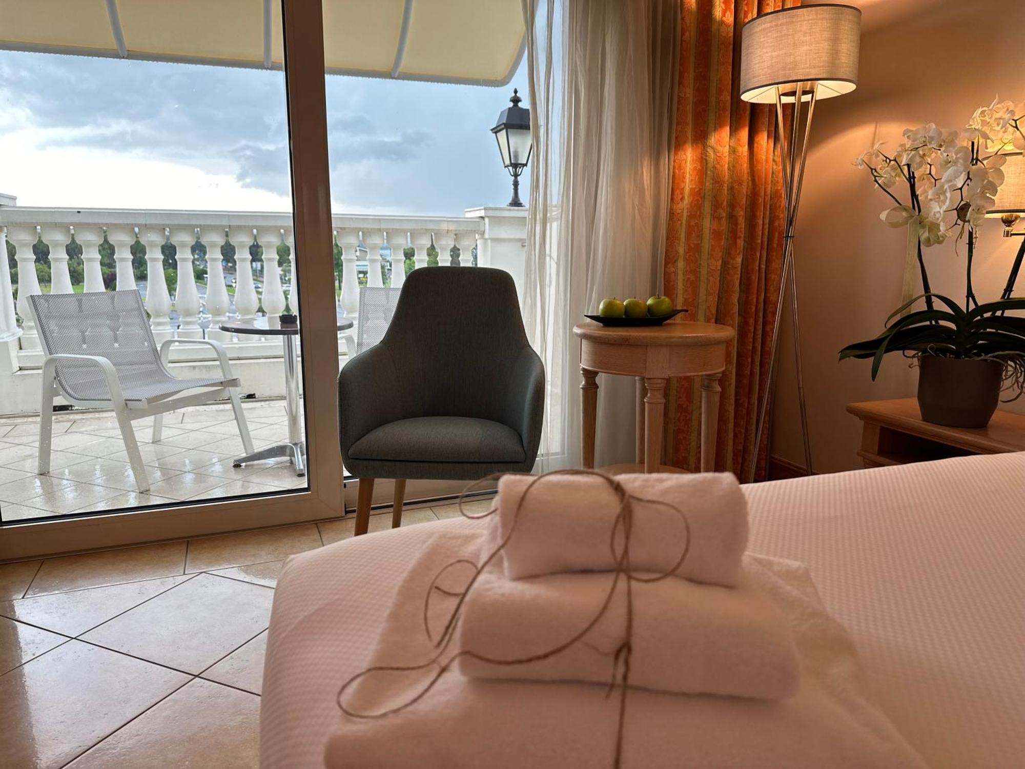 Palace Hotel Desenzano Desenzano del Garda Exterior foto